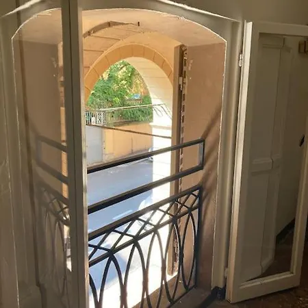 Apartment Portico Dei Servi Historical Bologna